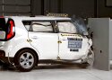 IIHS testis nelja auto kaassõitja poolse külje tugevust