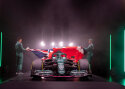 FOTOD. Aston Martin esitles F1 autot ja tiimi