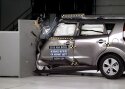 Kaks Kia sõiduautot andsid avariitestis radikaalselt erineva tulemuse