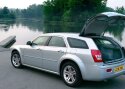 Uut Chrysler 300C universaali ei tule