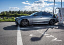 Mercedes-Benz C-klassi pistikhübriid sõidab elektriga üle 100 kilomeetri 