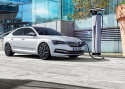 FOTOD. Škoda Superb muutus pistikuhübriidiks