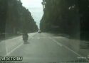 VIDEO: Idioot mootorrattal