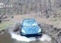 VIDEO: Porsche Cayenne pole amfiibauto