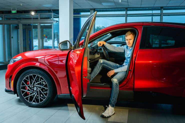 Ott Tänak sõidab nüüd Ford Mustangiga