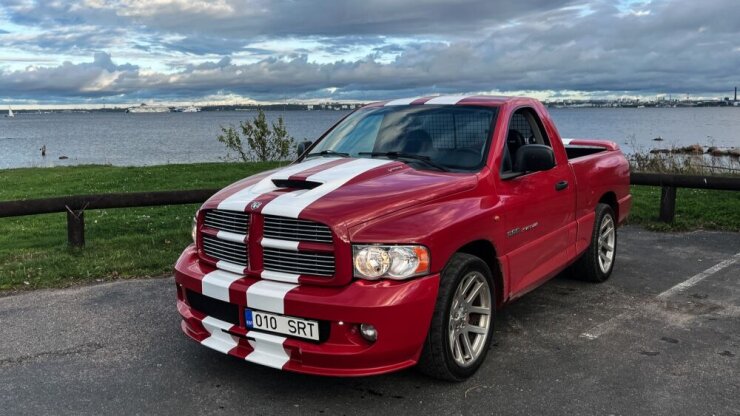 Viperi mootoriga Dodge RAM SRT-10 – auto24 hobiauto