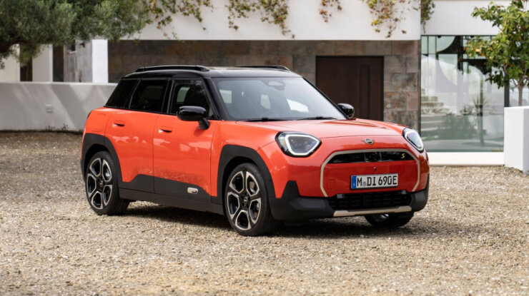 MINI Aceman on kardilikku sõidukogemust pakkuv elektrimootoriga crossover