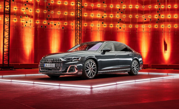 Audi A8 sai uuenduse, valikusse jäi alles ka S8