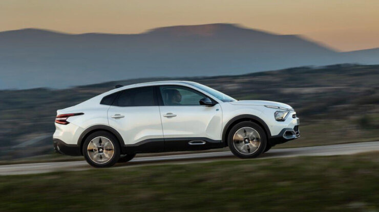 Uuenenud Citroën ë-C4 ja ë-C4 X said juurde sõiduulatust