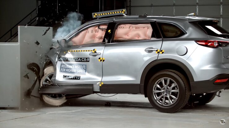 IIHS tunnistas Mazda CX-9 väga turvaliseks