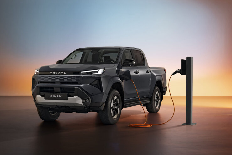Toyota toob turule uue põlvkonna Hiluxi, mille valikus esmakordselt pikapi täiselektriline versioon