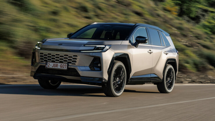 Uus  Toyota RAV4 jõudis Toyota esindustesse