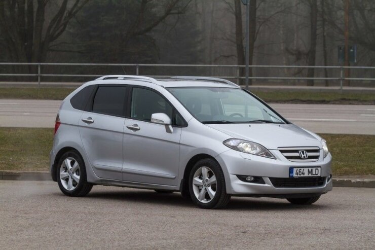 Omapärane, praktiline ja vastupidav Honda FR-V