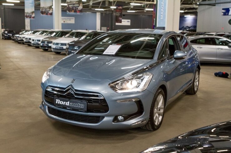 Citroën DS5: ägeda disainiga