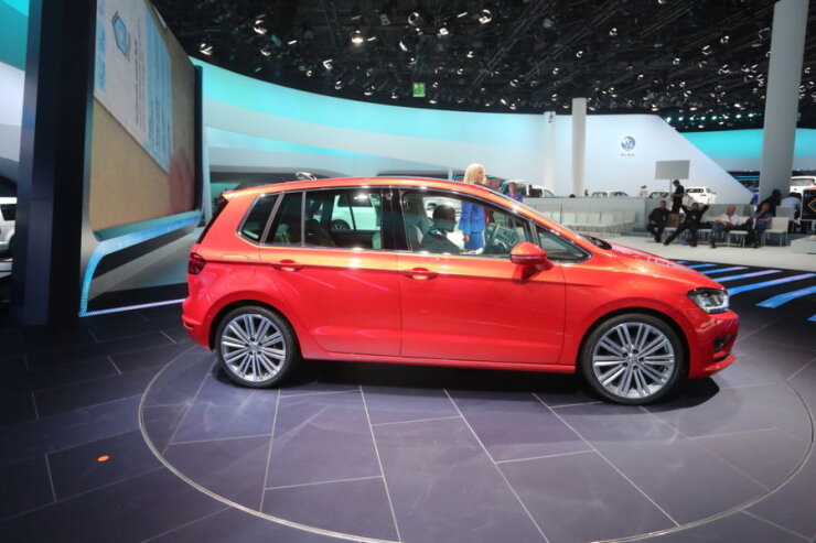 IAA 2013: VW Golf Sportsvan on seeriatootmisest kukesammu kaugusel