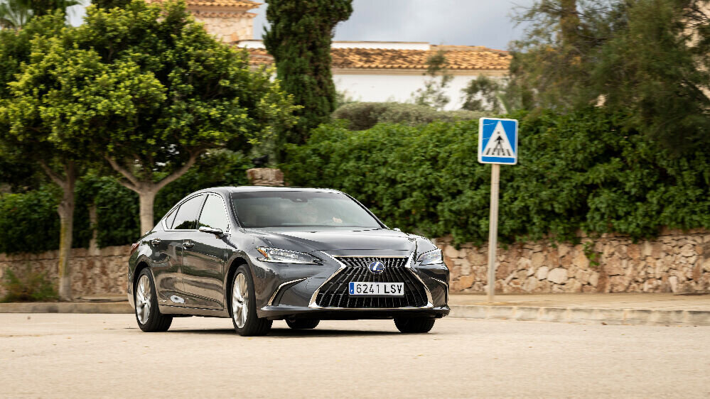 Eestisse saabus uus Lexus ES 300h