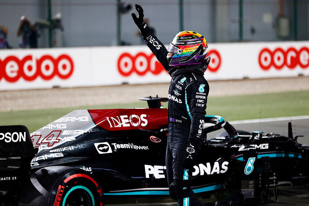 Hamilton võitis taas ja vähendas punktivahet Verstappeniga