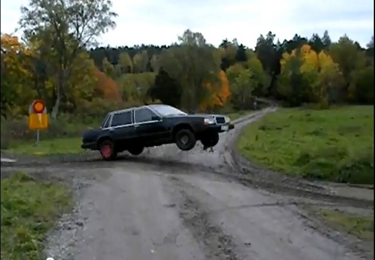 VIDEO: Kas Volvo 740 suudab lennata?