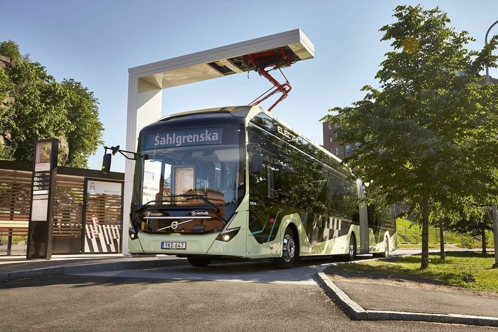 Göteborgis hakkasid liikuma elektrilised liigendbussid