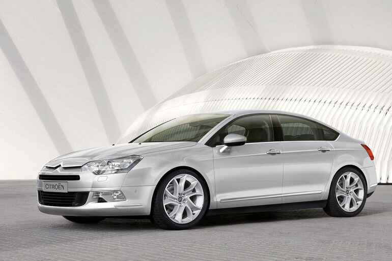 Citroen esitles ametlikult uut C5