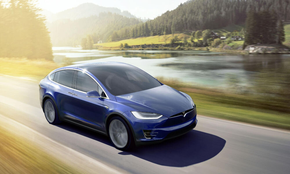 Teslasid süüdistatakse kontrollimatus kiirendamises