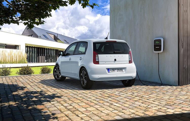 Škoda andis tehnikaülikooli teadlastele katsetamiseks elektriauto