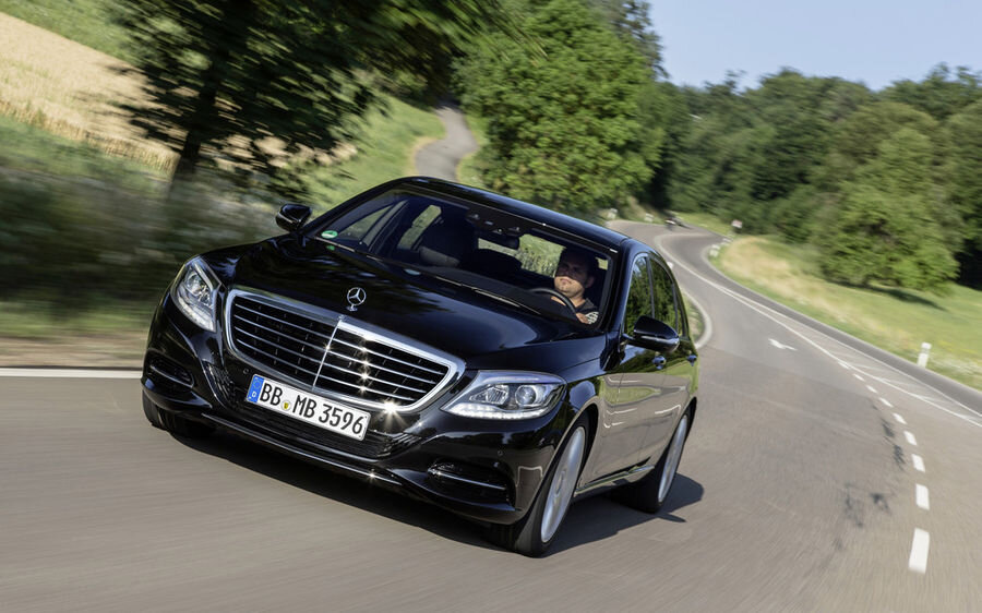 Mercedes pakub S-klassi ka pistikhübriidina