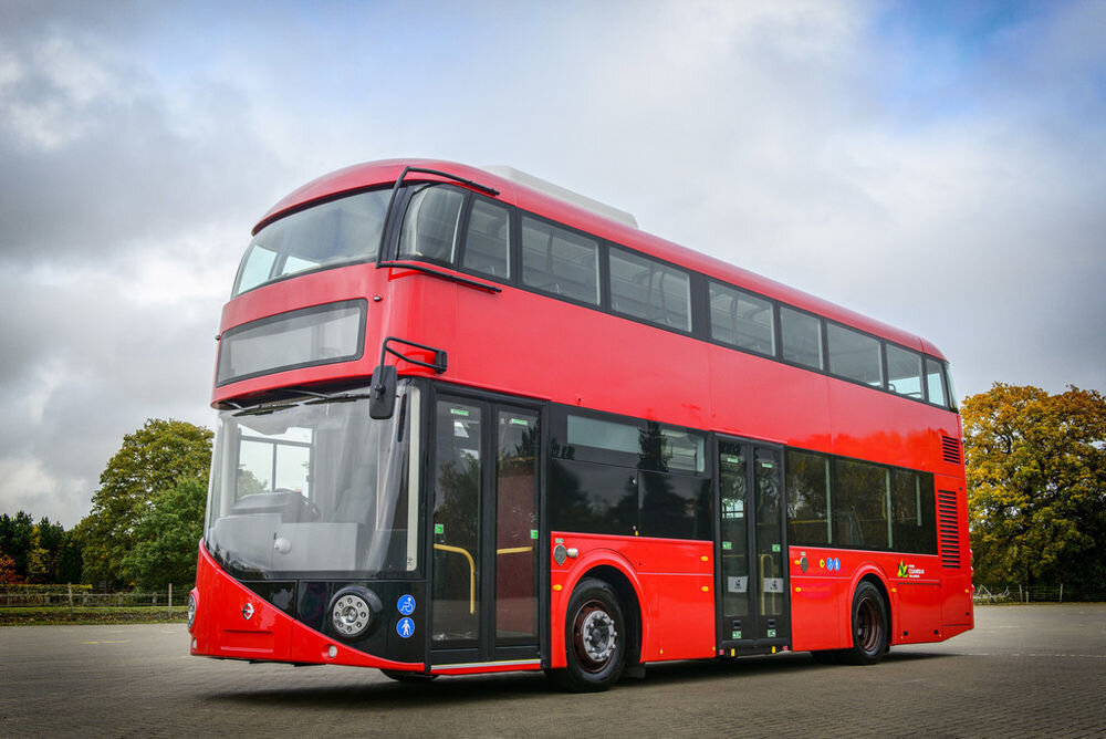Legendaarsed Londoni bussid saavad hübriidjõuallikad