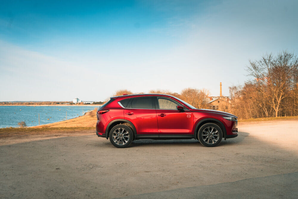 Mazda toob Euroopasse kaks uut linnamaasturit ning rida-kuus mootori