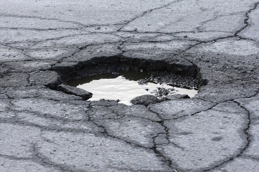 Jaroslavlis istutatakse aukudesse kartulit