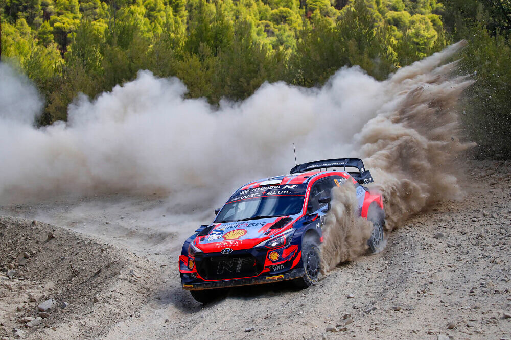 Tänak on avapäeva järel teine, rallit juhib Rovanperä