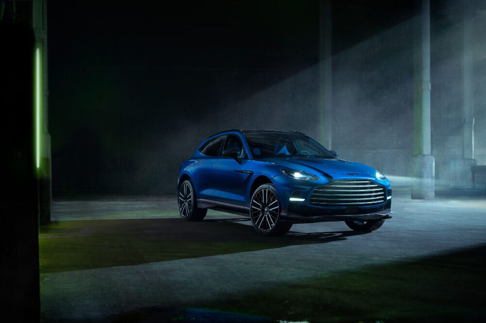 Aston Martin DBX707 võtab sihikule supermaasturite ladvaõunad Porsche ja Lamborghini puudelt