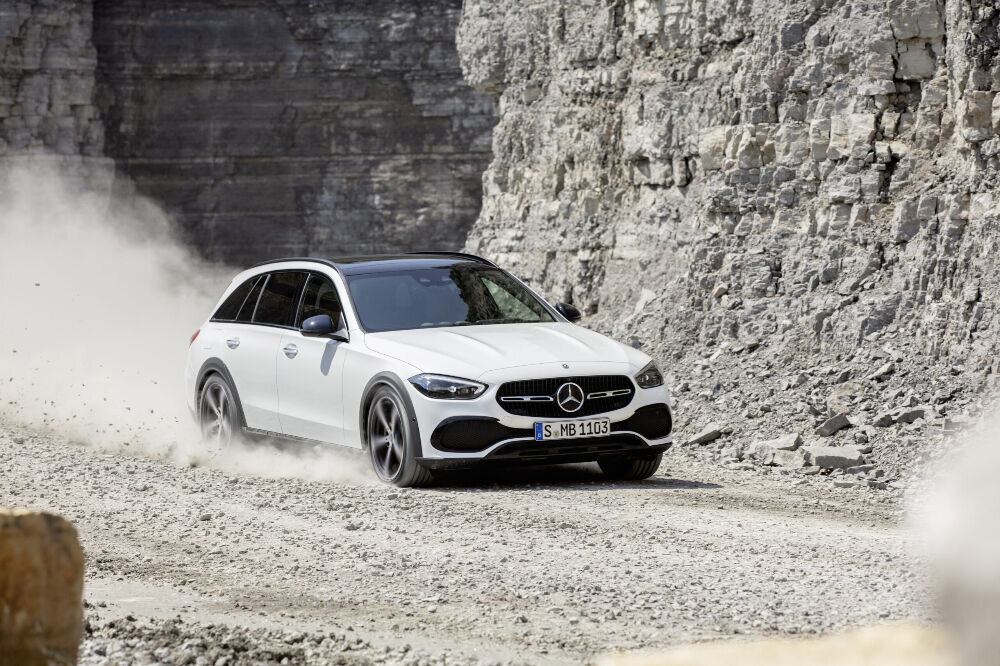 Uus Mercedes C-klass saab peagi päris raju maastikuversiooni