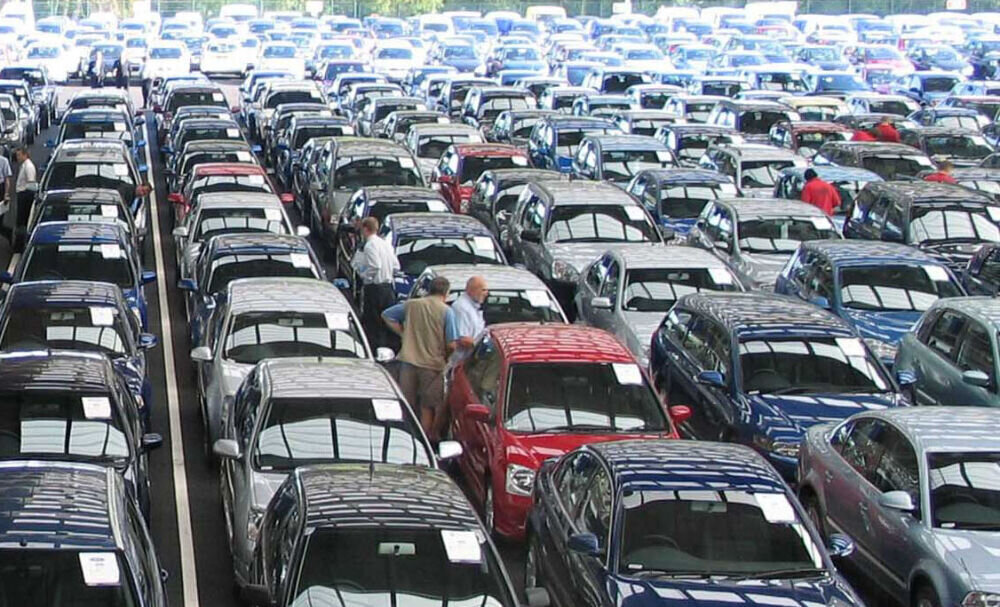 Euroopa uute sõiduautode turg alustas aastat jätkuvas langustrendis