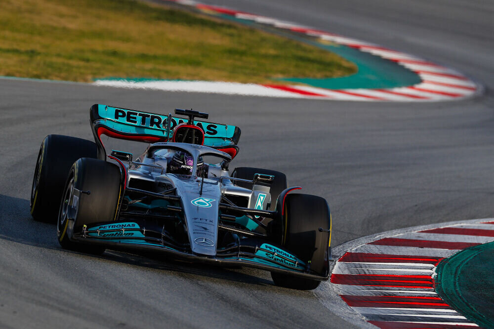 Barcelona testisõitude viimasel päeval oli kiireim Hamilton