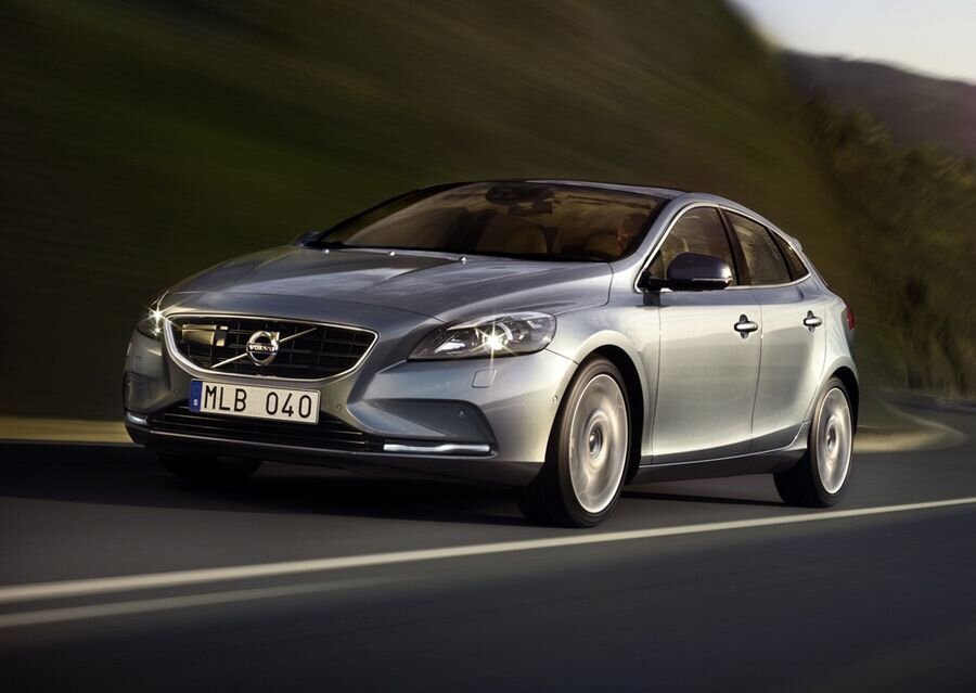 Volvo täiendab V40 versioonide valikut