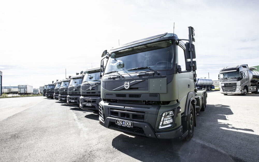 Kaitsevägi sai kätte osa 40 Volvo konteinerveokist