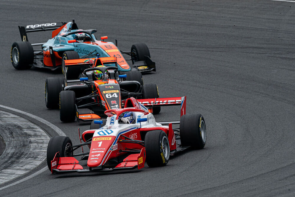 Paul Aron teenis Formula Regional sarjas punktilisa