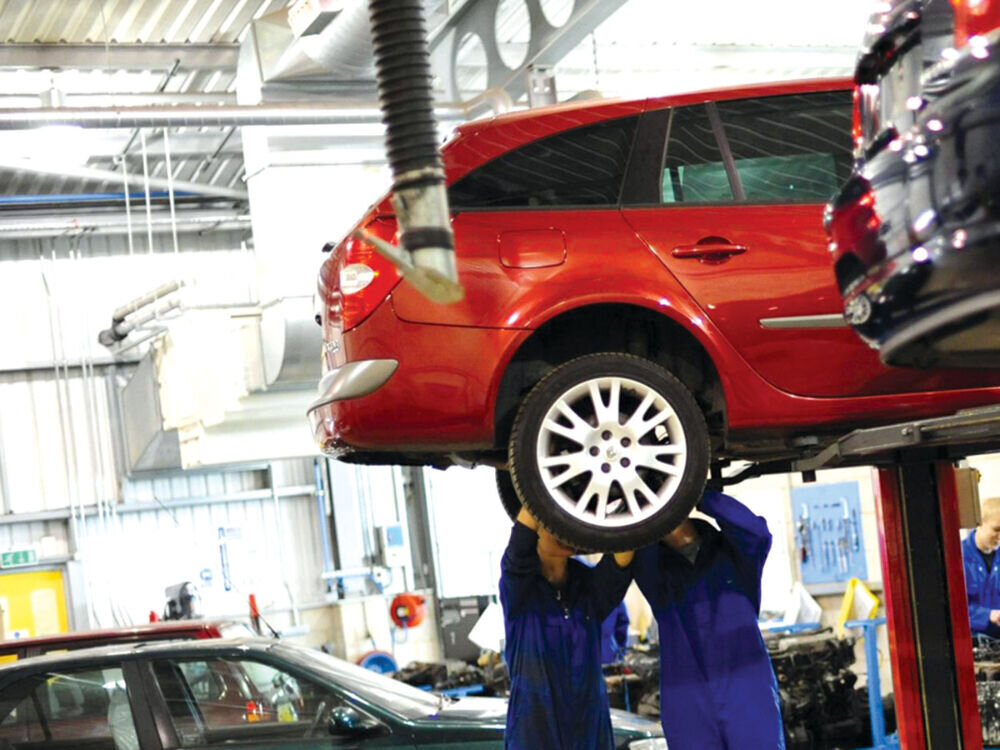 Küsimus lugejalt: Miks ei saa kolmas isik auto kohta teenindusest infot?