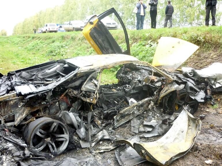 Uhiuus Lamborghini põles vanarauaks 