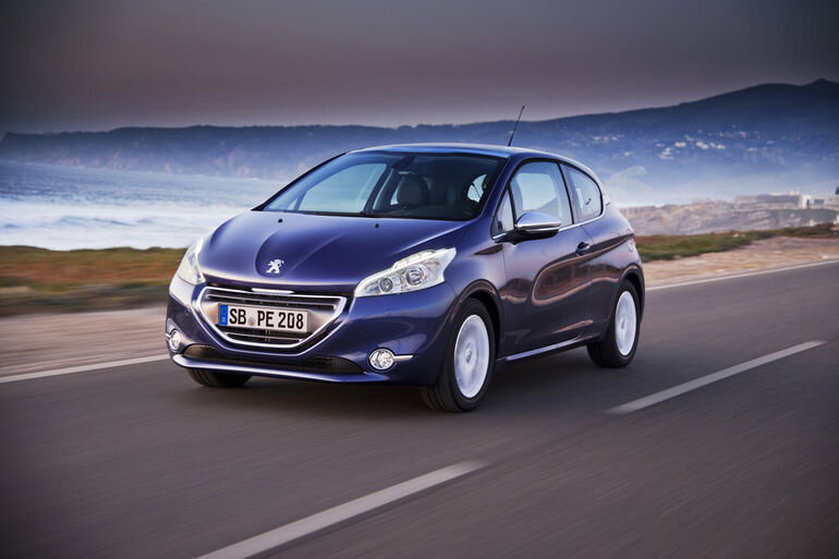 Peugeot 208 saab kaks uut kolmesilindrilist mootorit