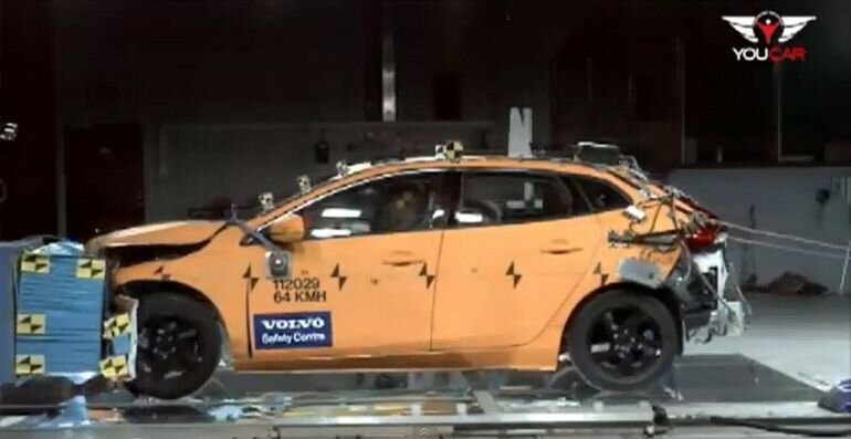 VIDEO: Uue Volvo V40 esimene avariitest