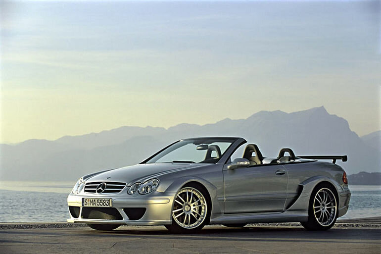 Mercedes-Benz esitles kabrioletti CLK DTM AMG