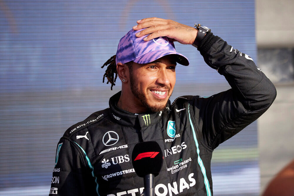 Lewis Hamilton võitis Briti GP kodupubliku rõõmuks