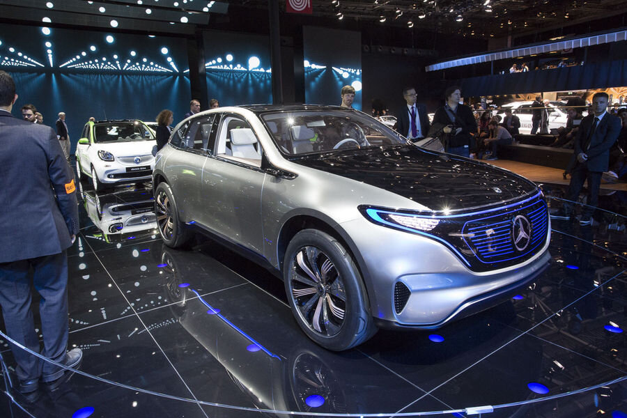PARIIS 2016: Mercedes esitles elektriautot EQ