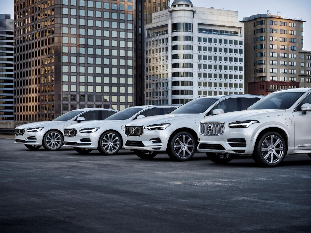 Volvo tagasikutsumine hõlmab peaaegu 740 000 autot