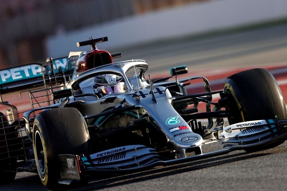 F1: Konkurendid kahtlevad Mercedese uue roolisüsteemi legaalsuses
