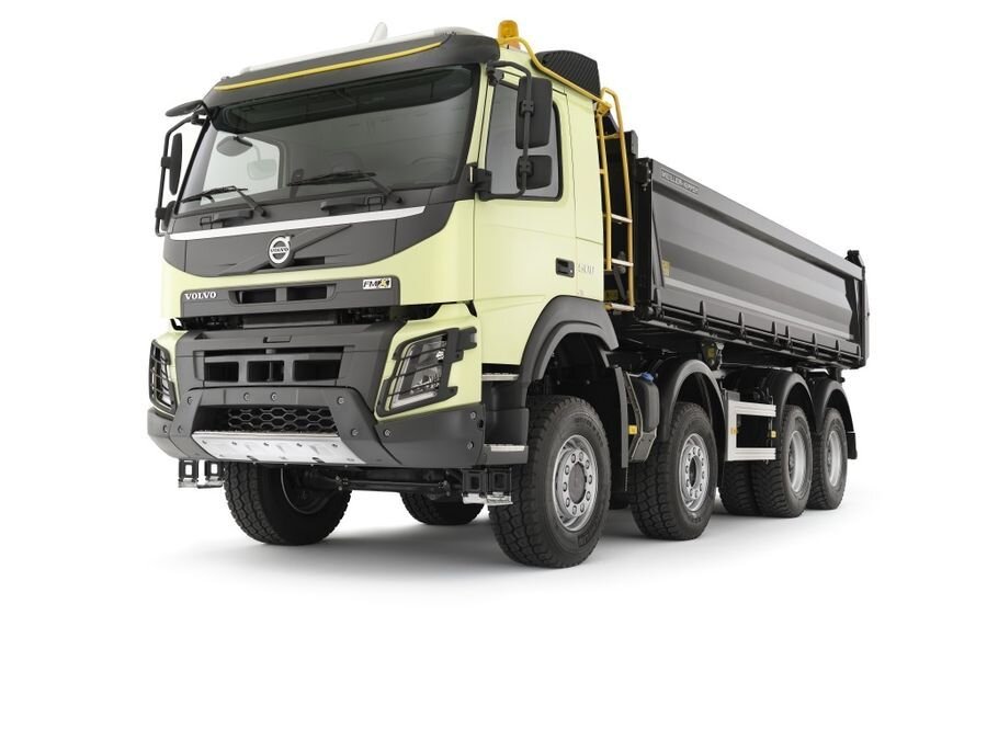 Volvo esitles uuenenud FMX-i