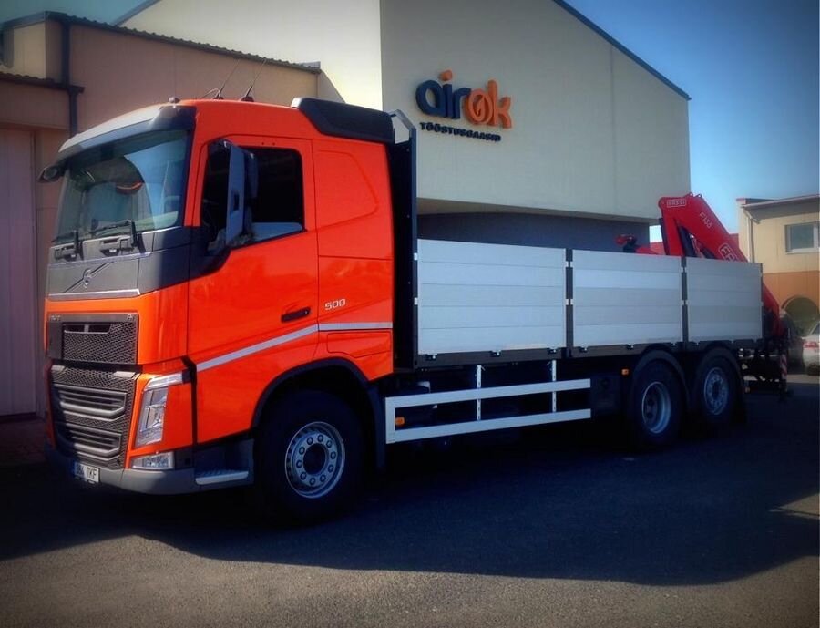 Esimene uus Volvo FH neelab Maarjamaa teid