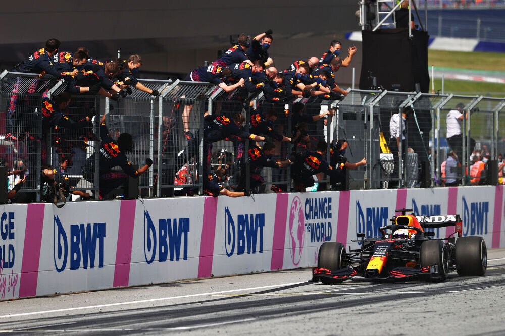 Verstappen võitis kolmanda etapi järjest